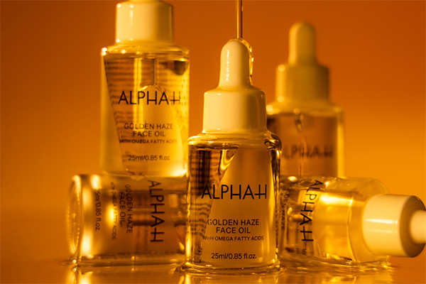 Get to know the nine oils in Golden Haze Face Oil