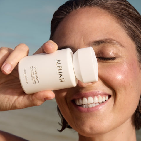 Exactly what you can (& can’t) do about the 2 types of skin ageing.
